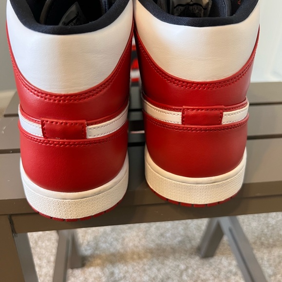 Air Jordan 1 Mid Chicago - Picture 9 of 9